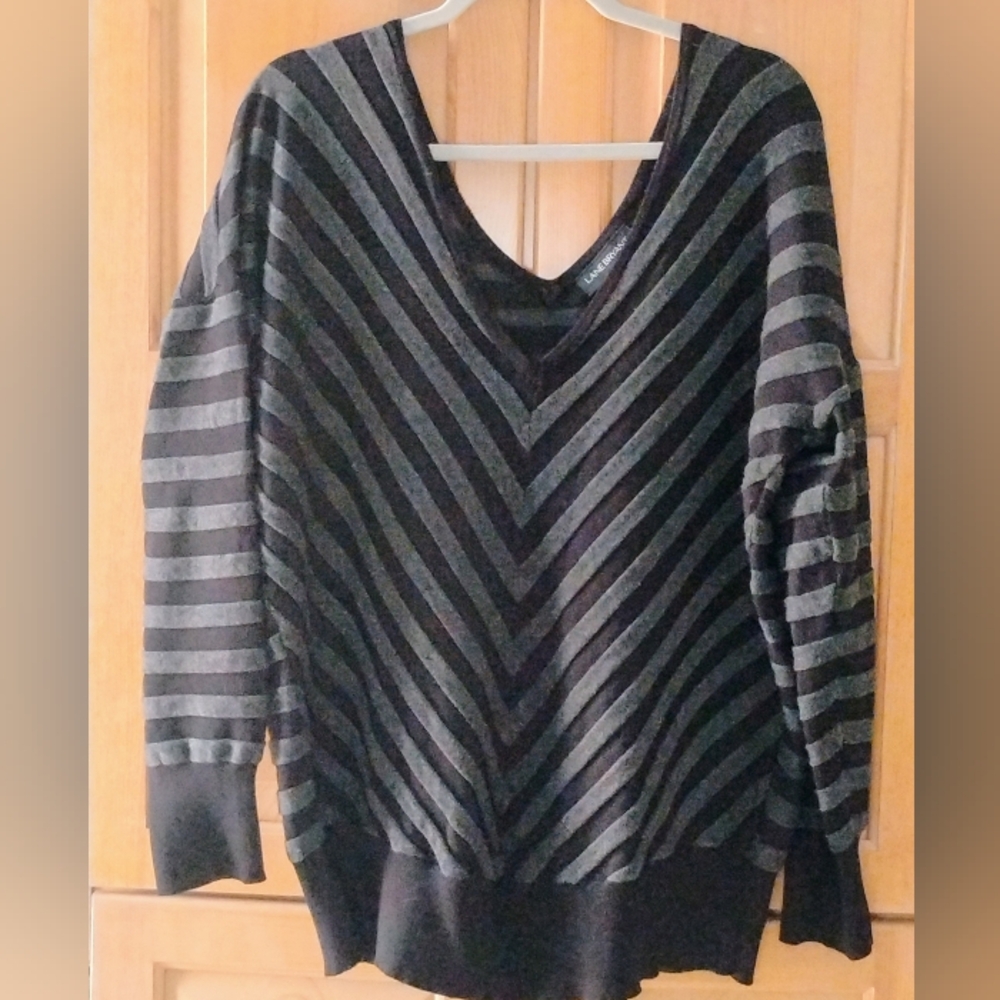 Lane Bryant V-Neck Striped Chevron Sweater Black Gray Plus Size 22/24 - Picture 2 of 6